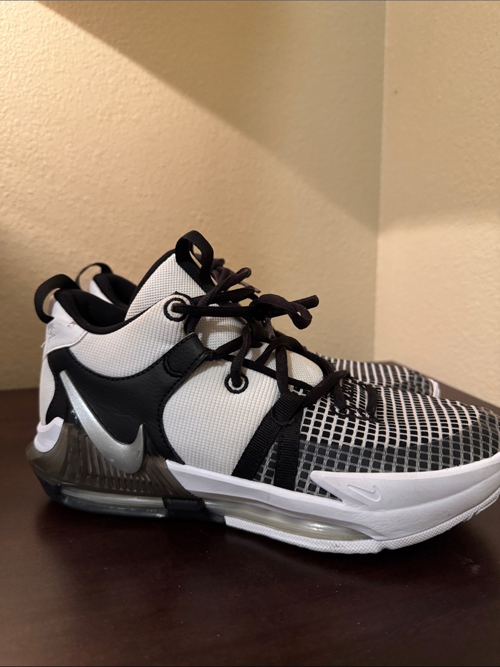 Nike Kids Black and White Air-Style Sneakers Boys 7Y
